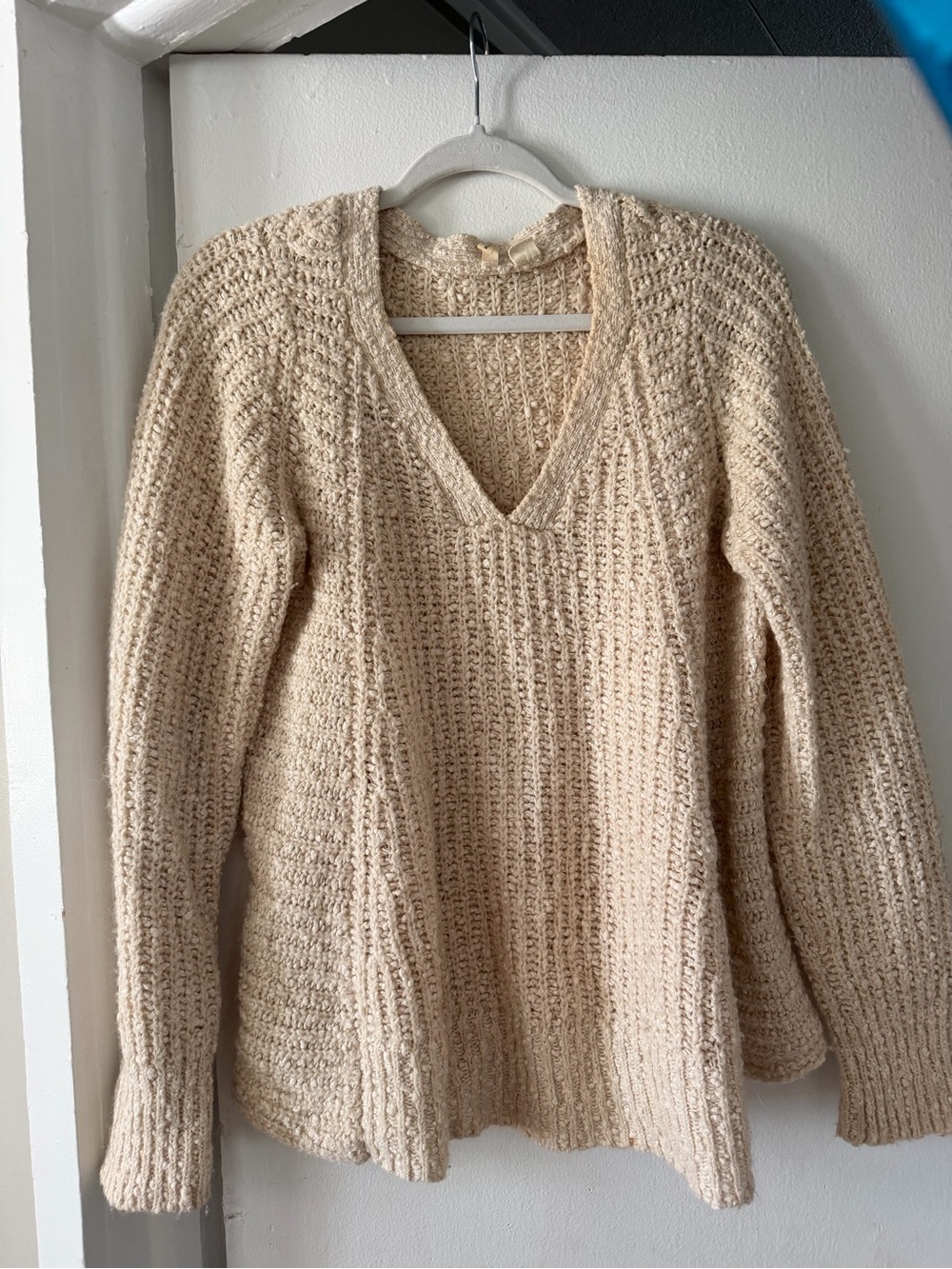 Cozy V-Neck Chunky Knit Sweater - Cream